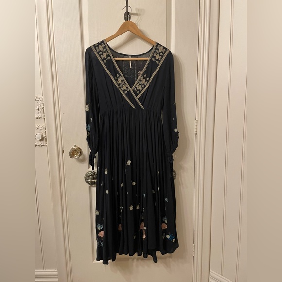 Free People The Enchanted Forest MIDI dress. - Picture 2 of 5
